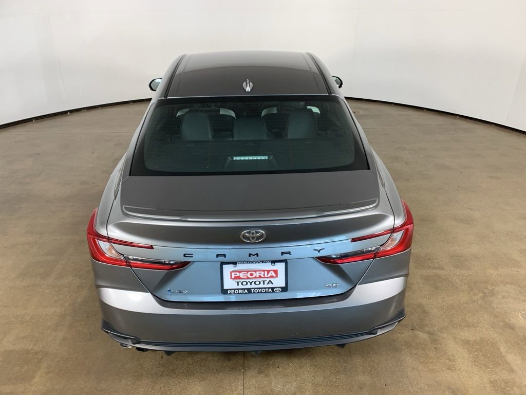 Used 2025 Toyota Camry SE image 11