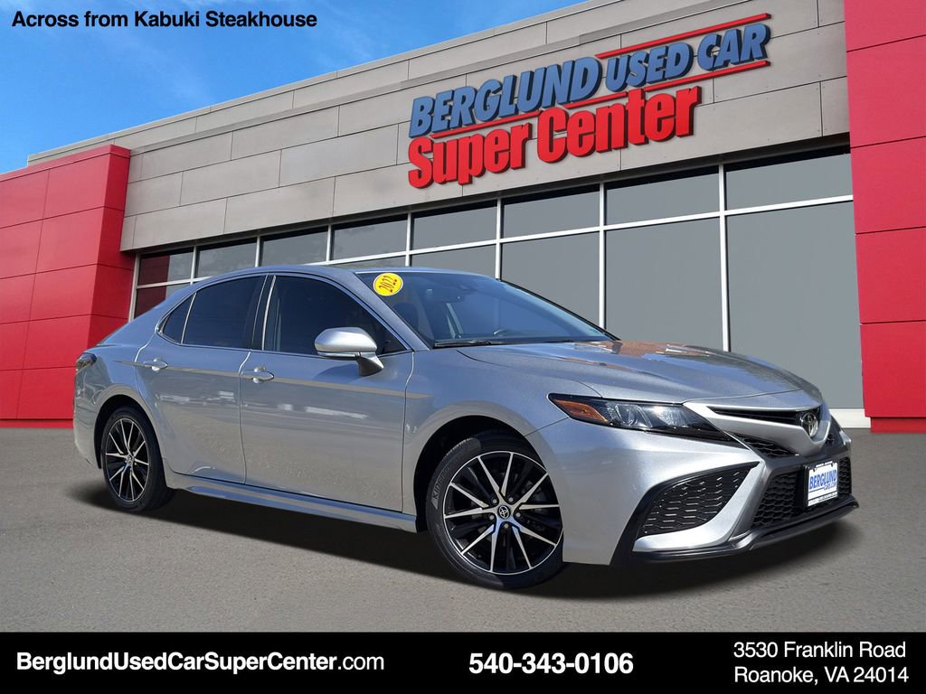 Used 2022 Toyota Camry SE image 1