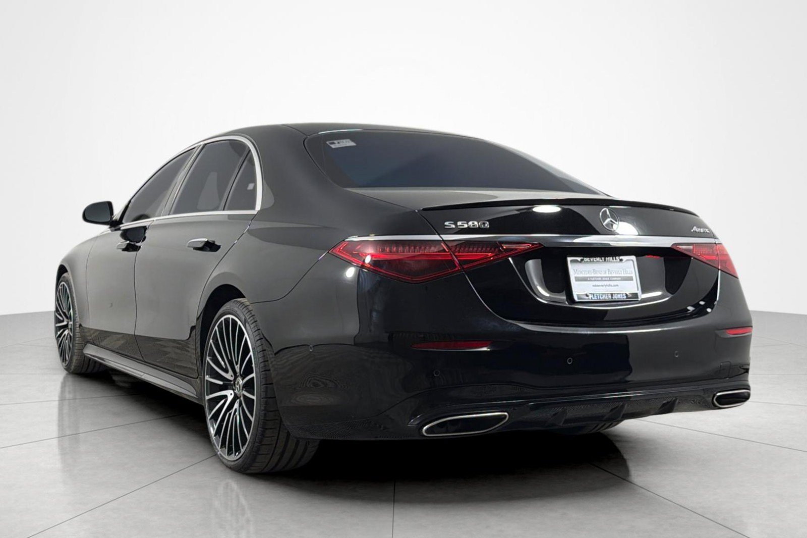 Used 2021 Mercedes-Benz S 580 4MATIC Sedan image 3