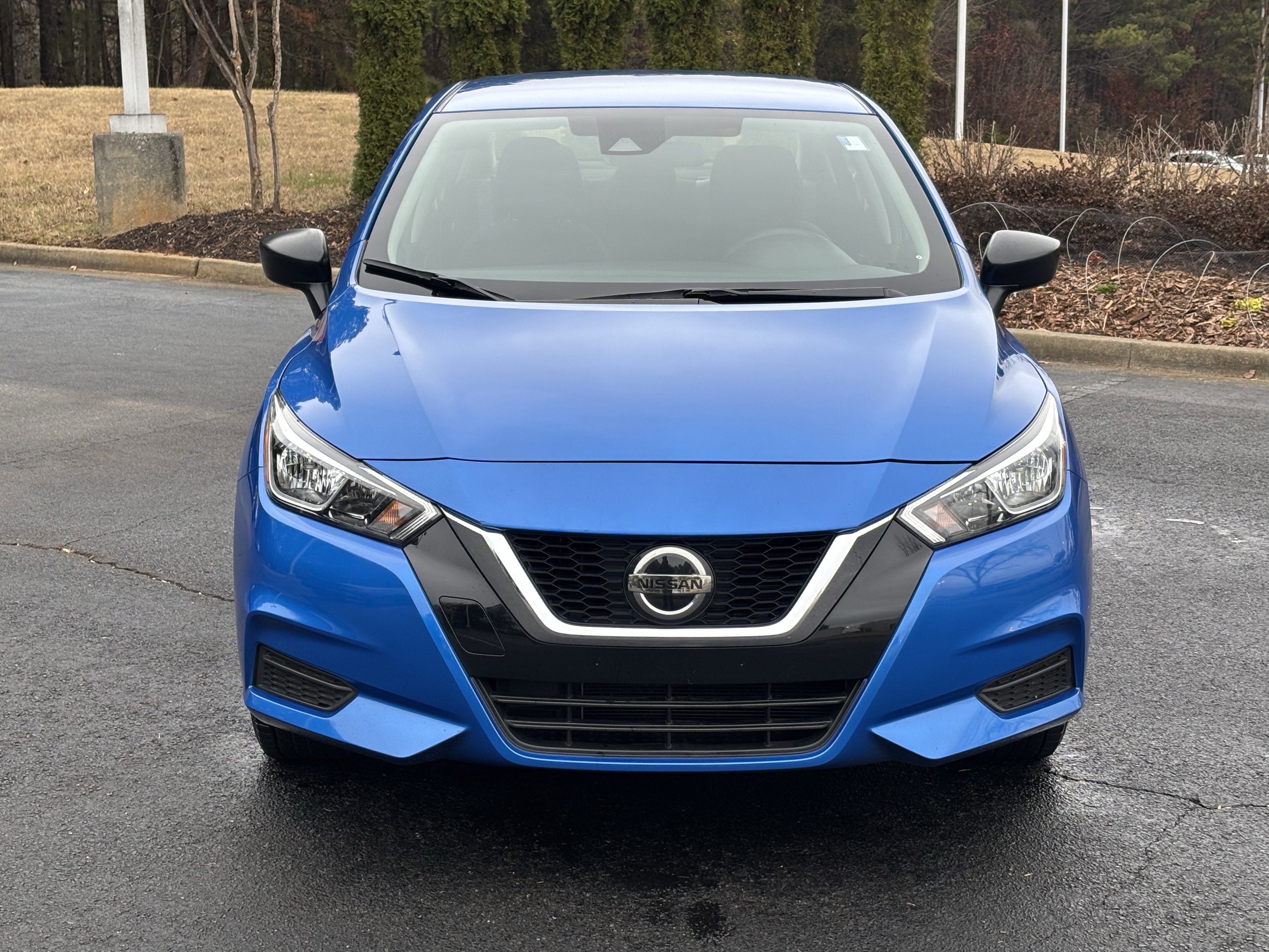 Used 2022 Nissan Versa S image 3