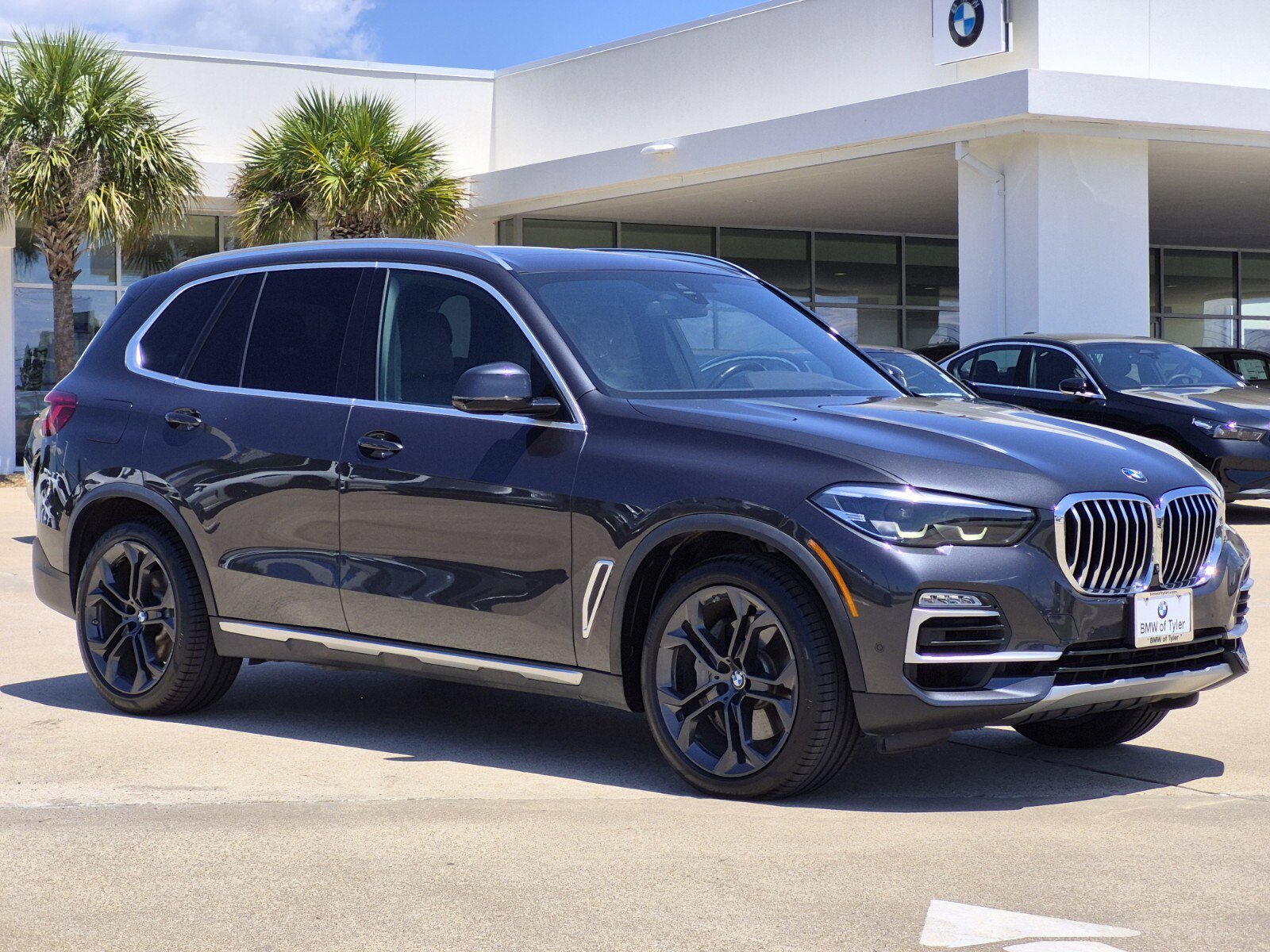 Used 2019 BMW X5 xDrive50i w/ Premium Package 2 AWD/4WD image 3