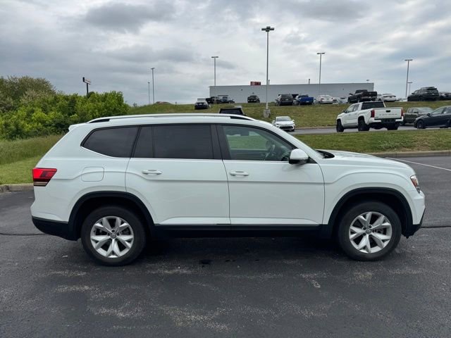 Used 2018 Volkswagen Atlas SEL AWD/4WD image 2