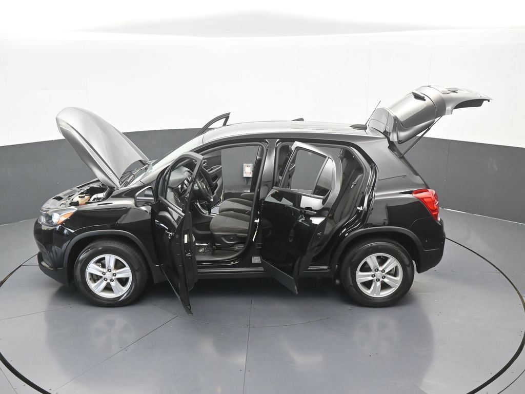 Used 2022 Chevrolet Trax LS w/ Tint and Cruise Package AWD/4WD image 49