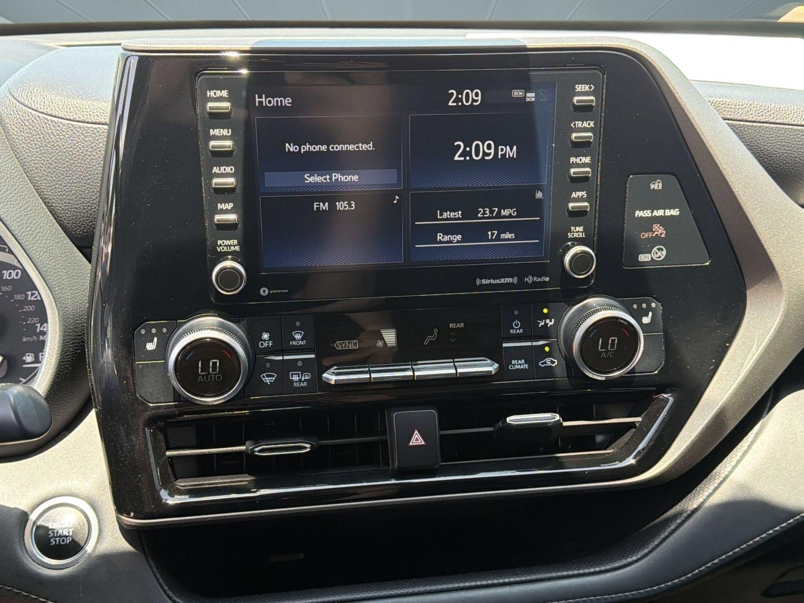 Used 2021 Toyota Highlander XLE FWD image 20