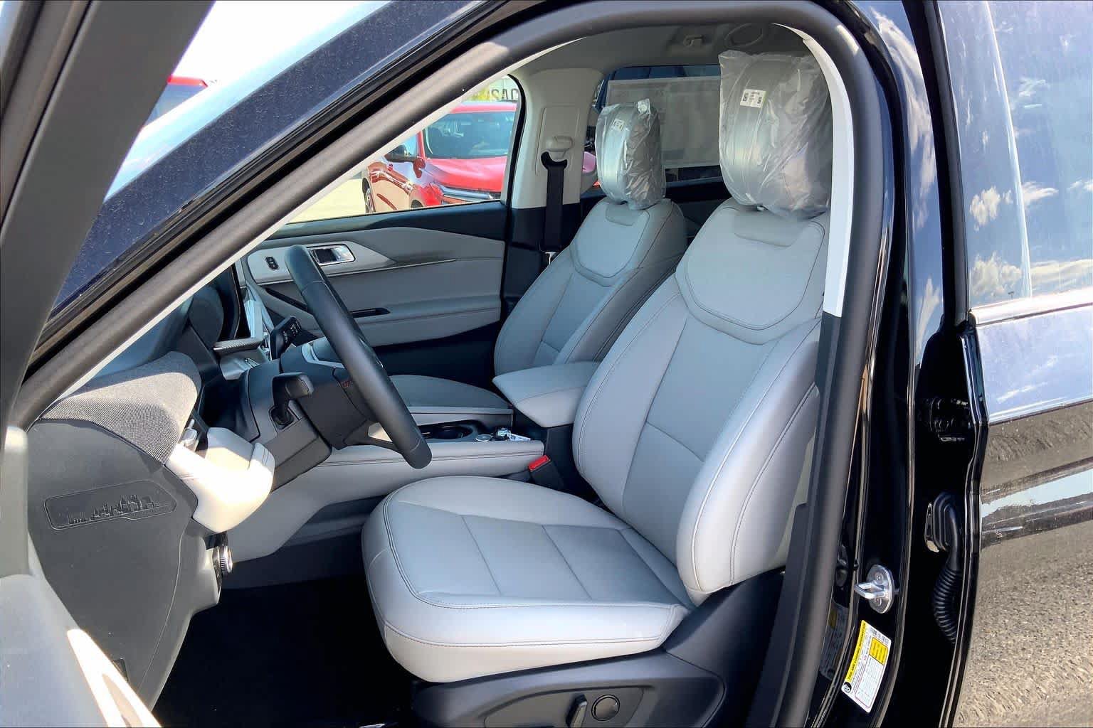 New 2026 Ford Explorer Active w/ Active Comfort Package RWD image 9