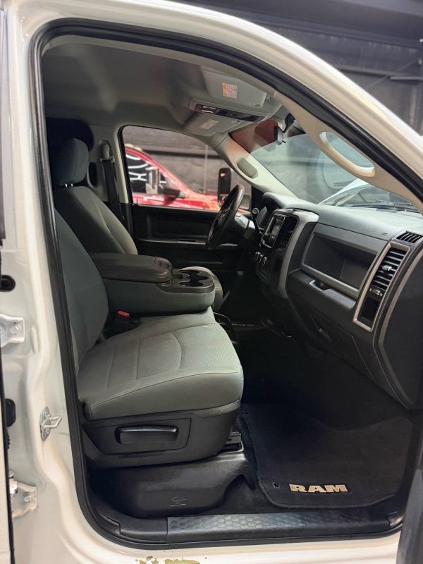 Used 2018 RAM 2500 Tradesman w/ Chrome Appearance Group AWD/4WD image 10