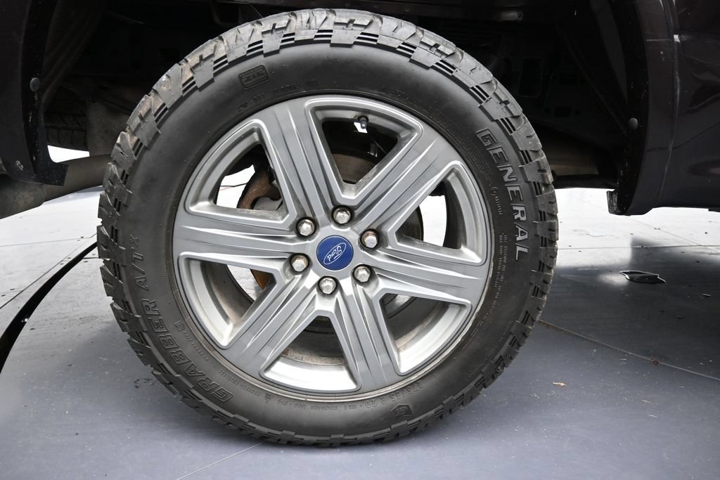 Used 2019 Ford F150 XLT w/ Equipment Group 302A Luxury AWD/4WD image 34