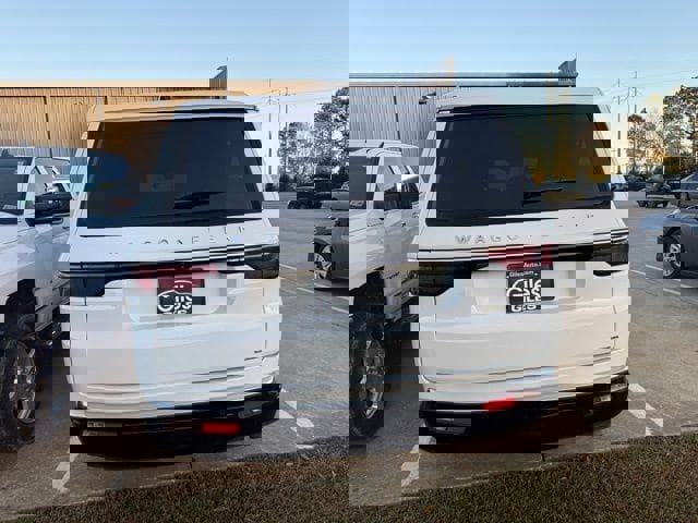 Used 2024 Jeep Wagoneer L Series II w/ Flexible Seating Group image 4