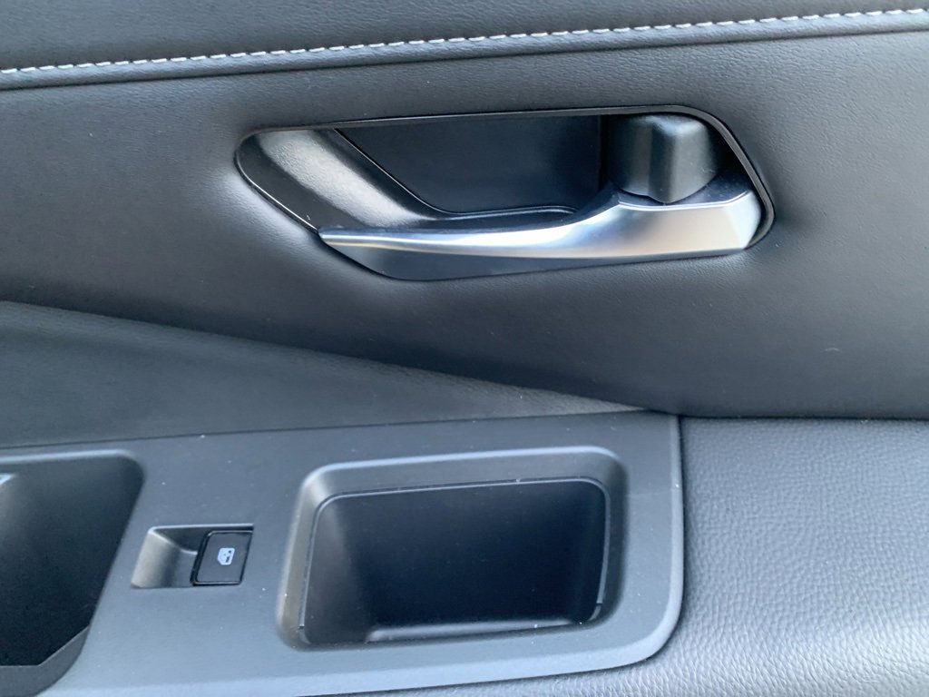 Used 2023 Nissan Pathfinder SL image 28