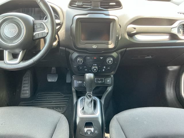 Used 2020 Jeep Renegade Latitude w/ Cold Weather Group AWD/4WD image 13