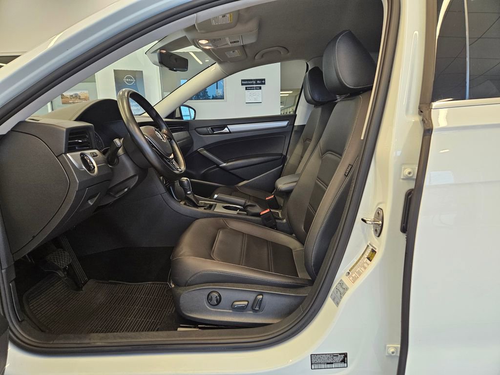 Used 2020 Volkswagen Passat 2.0T SE image 14