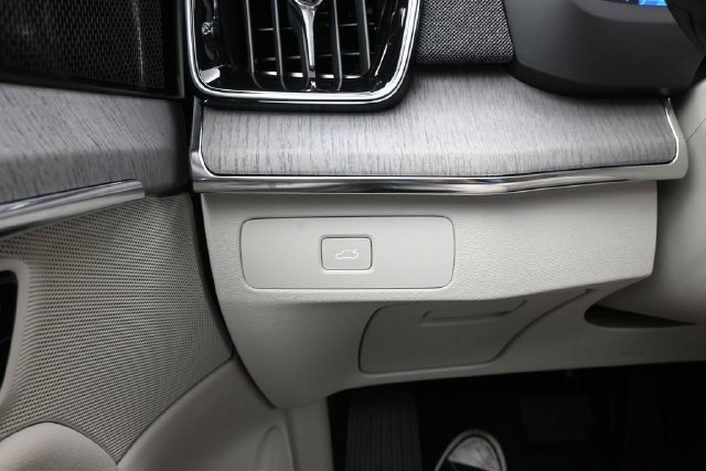 New 2027 Volvo XC90 B6 Ultra AWD/4WD image 28