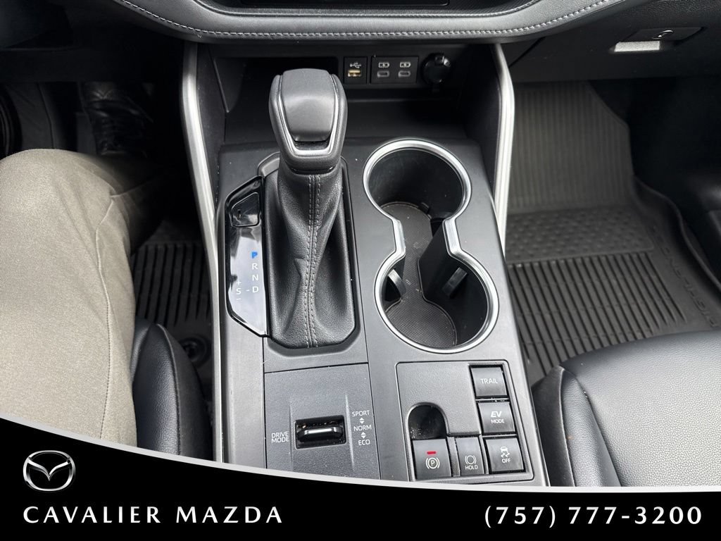 Used 2023 Toyota Highlander XLE AWD/4WD image 18
