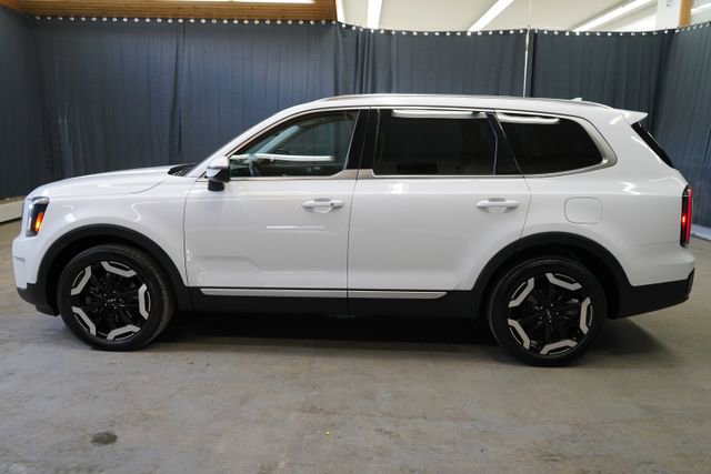 Used 2023 Kia Telluride EX w/ EX Captain's Chair Package AWD/4WD image 4