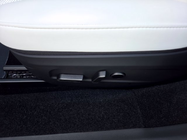Used 2025 Tesla Model 3 Long Range RWD image 27
