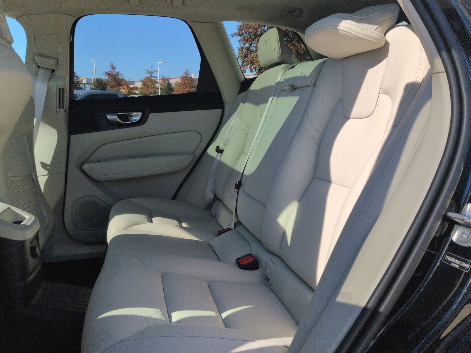 New 2025 Volvo XC60 T8 Plus w/ Protection Package Premier image 25