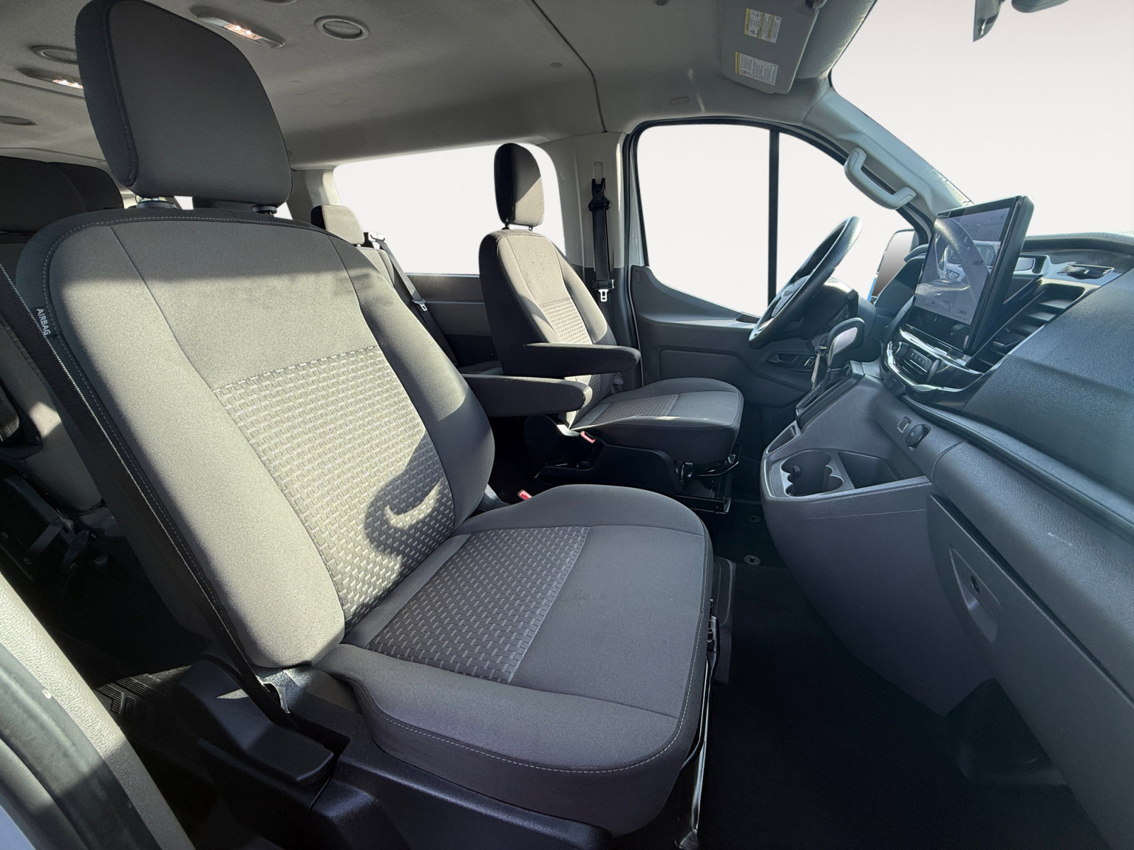 Used 2023 Ford Transit 350 XLT image 19