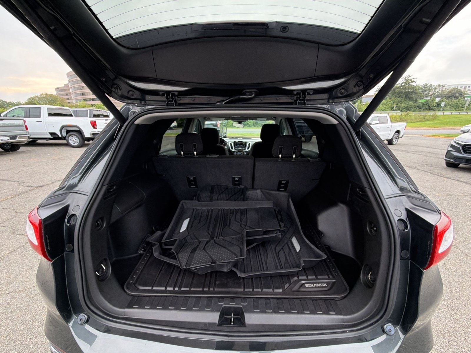 Used 2018 Chevrolet Equinox LT w/ Sun & Infotainment Package AWD/4WD image 25