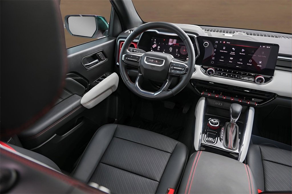 Used 2024 GMC Canyon AT4X image 28