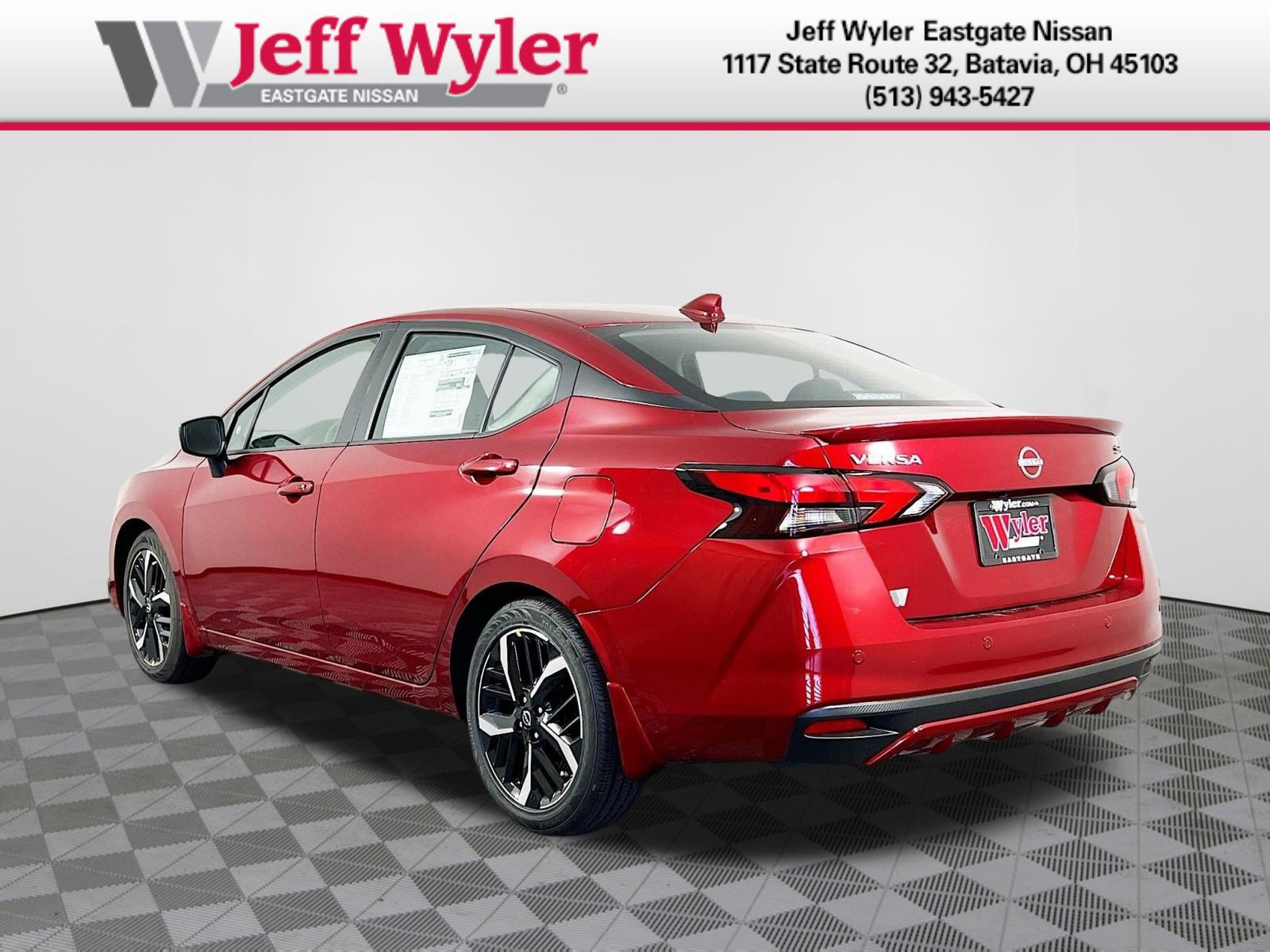 New 2025 Nissan Versa SR w/ Trunk Package FWD image 28