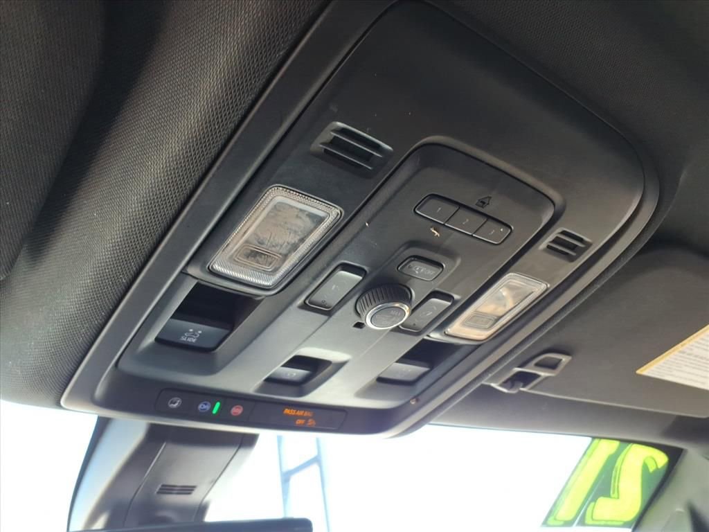 Used 2021 Chevrolet Suburban Premier w/ Premium Package image 29