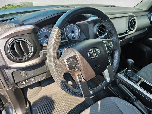 Used 2021 Toyota Tacoma SR5 AWD/4WD image 18