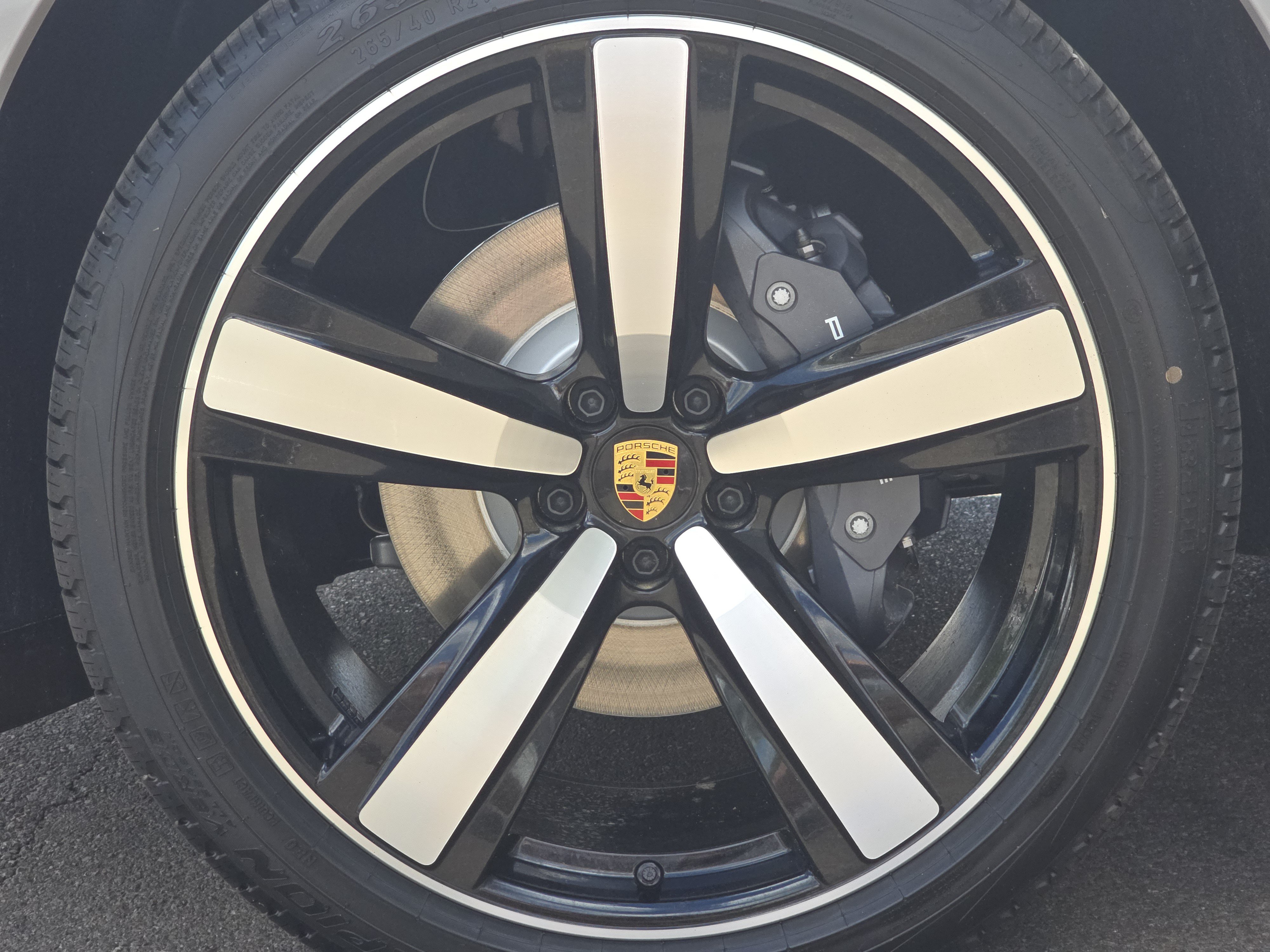 New 2026 Porsche Macan AWD/4WD image 18