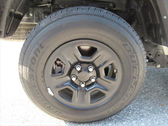 Certified 2024 Jeep Gladiator Sport AWD/4WD image 8