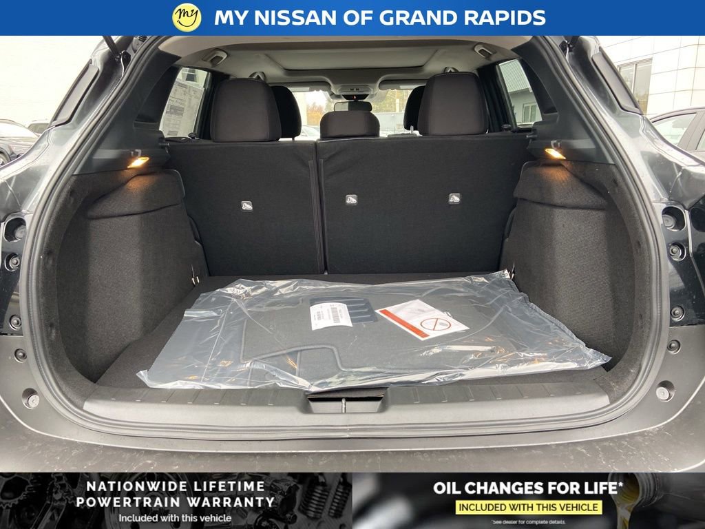 New 2026 Nissan Kicks SV w/ SV Premium Package image 16