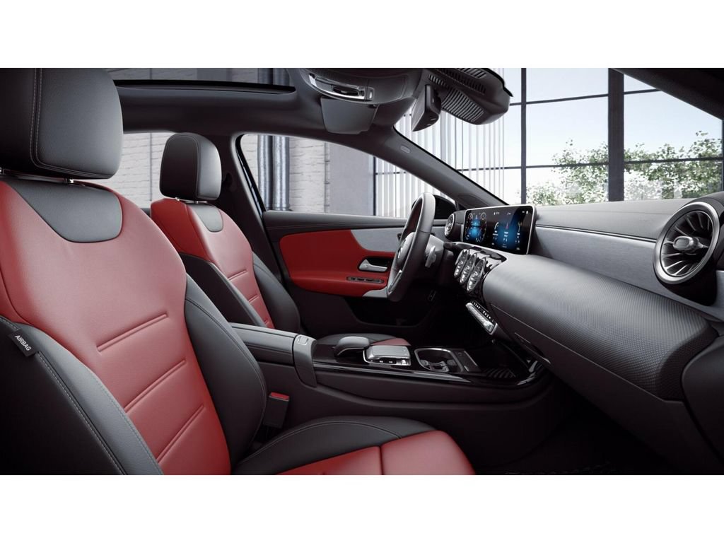 Certified 2020 Mercedes-Benz A 220 4MATIC image 4