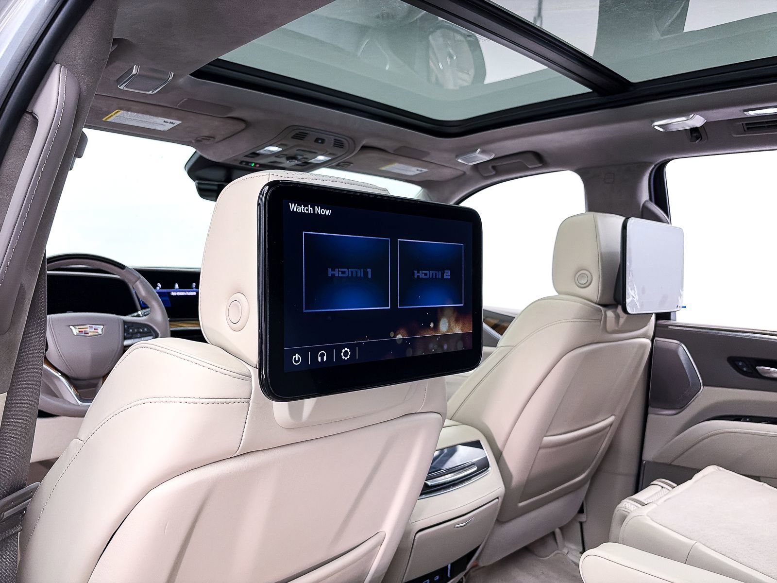 Used 2022 Cadillac Escalade Sport Platinum w/ Heavy-Duty Trailer Package AWD/4WD image 4