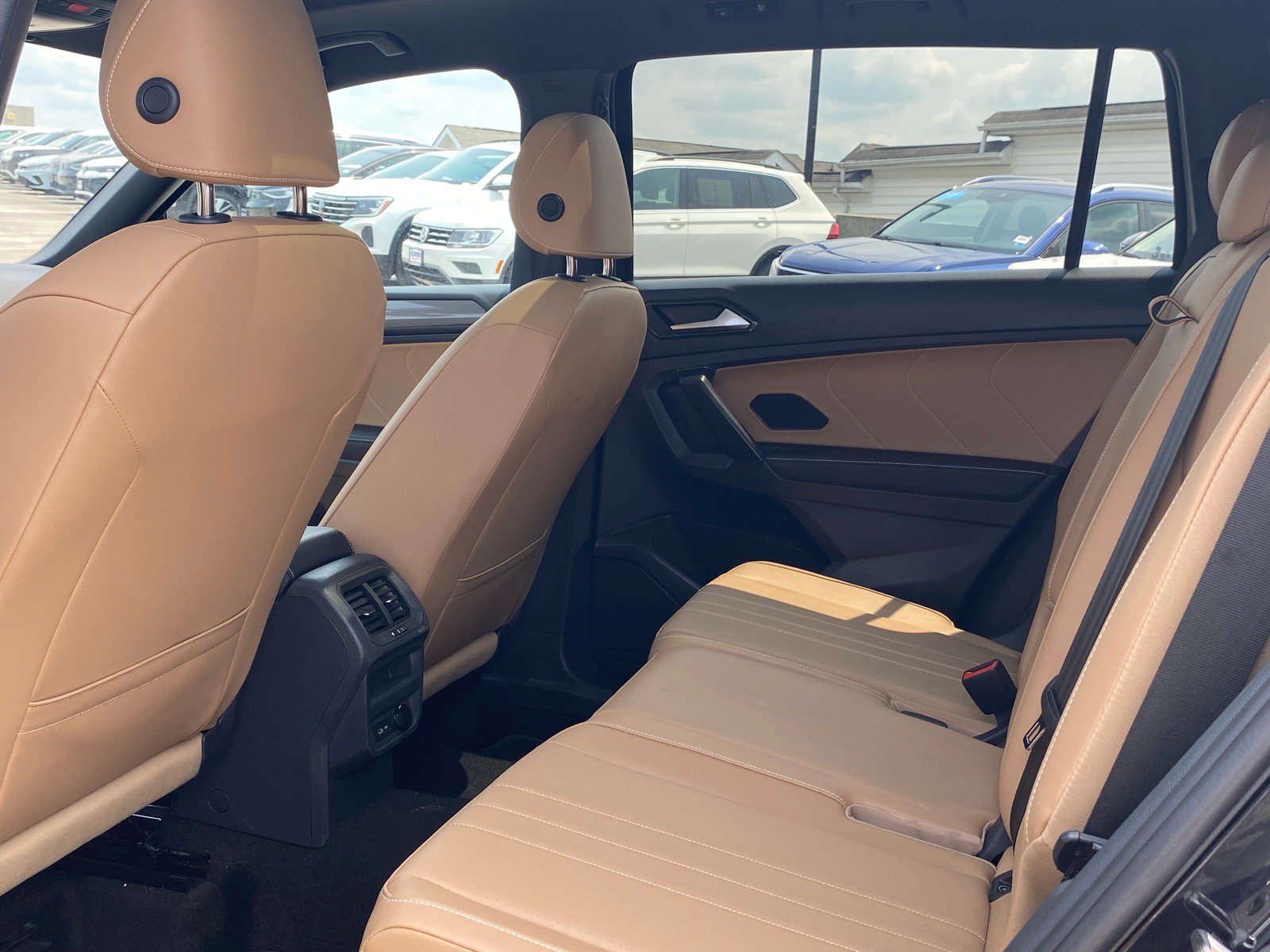 Certified 2023 Volkswagen Tiguan SE w/ Panoramic Sunroof Package AWD/4WD image 20