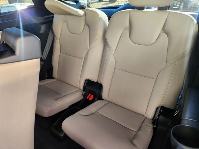 New 2026 Volvo XC90 B6 Plus w/ Protection Package Premier AWD/4WD image 16