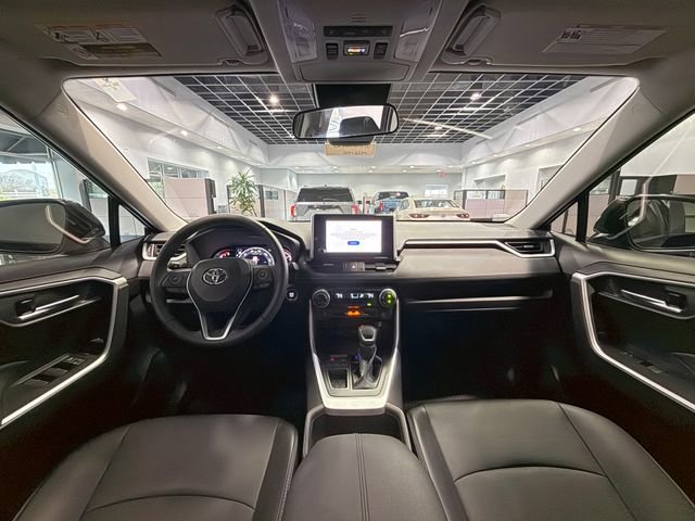 Used 2023 Toyota RAV4 XLE Premium image 15