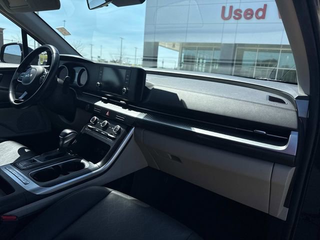 Used 2024 Kia Carnival LX image 18