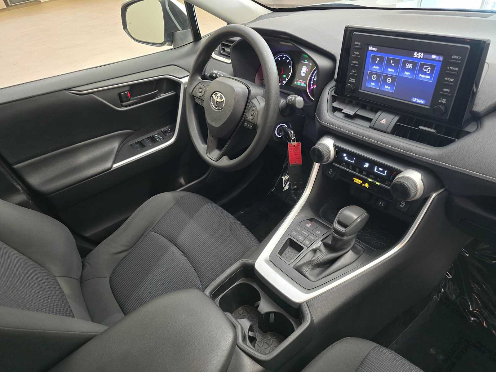 Used 2019 Toyota RAV4 LE w/ All Weather Liner Package AWD/4WD image 28