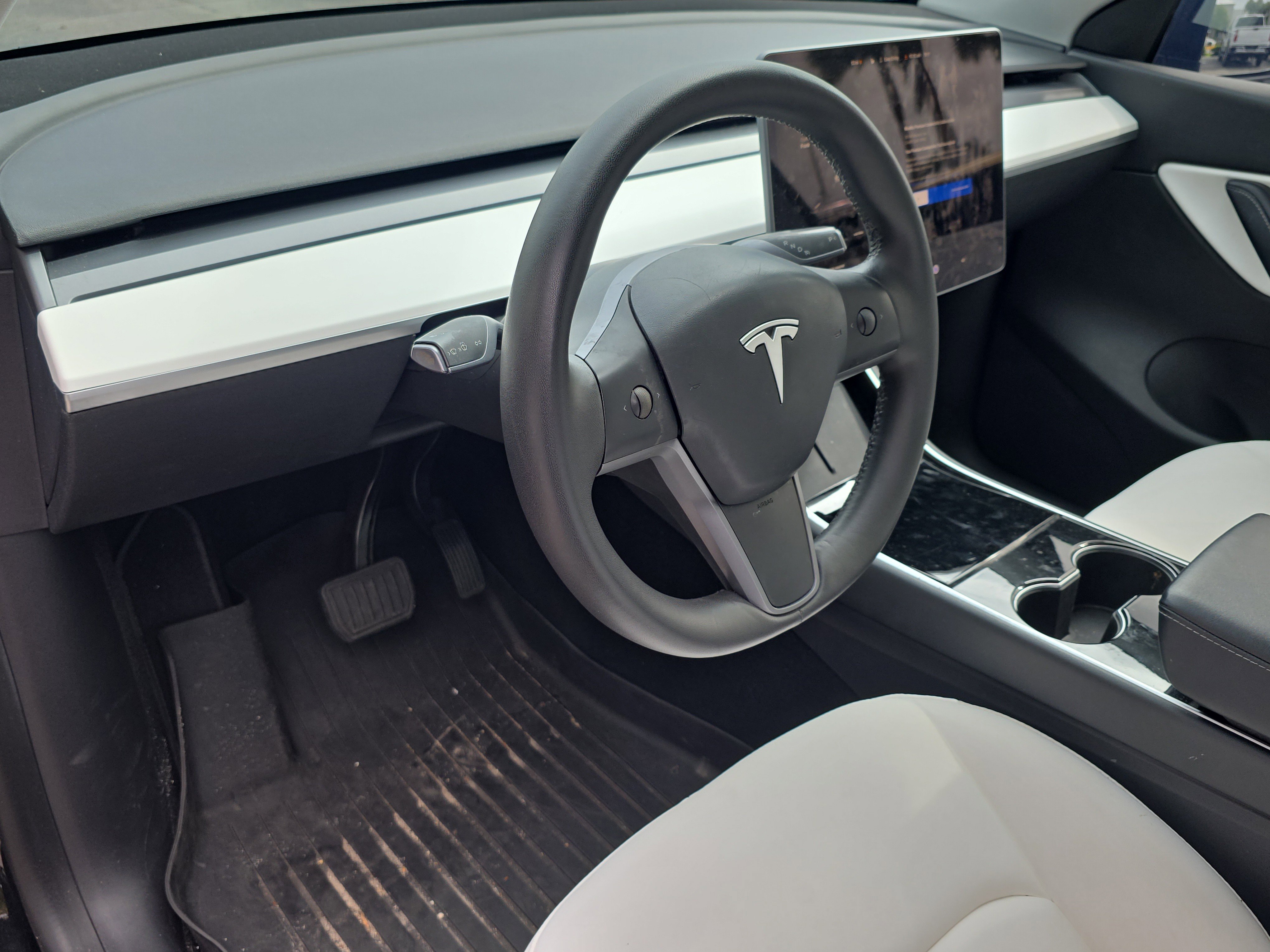 Used 2021 Tesla Model Y Long Range image 27