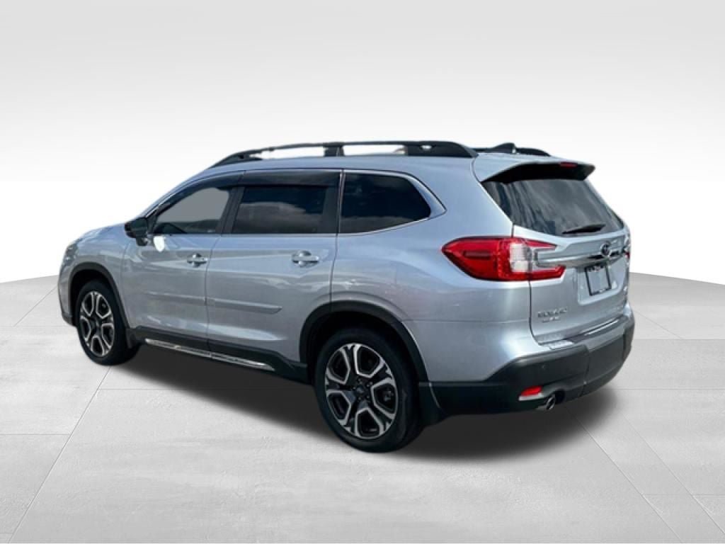Used 2024 Subaru Ascent Limited w/ Technology Package AWD/4WD image 5