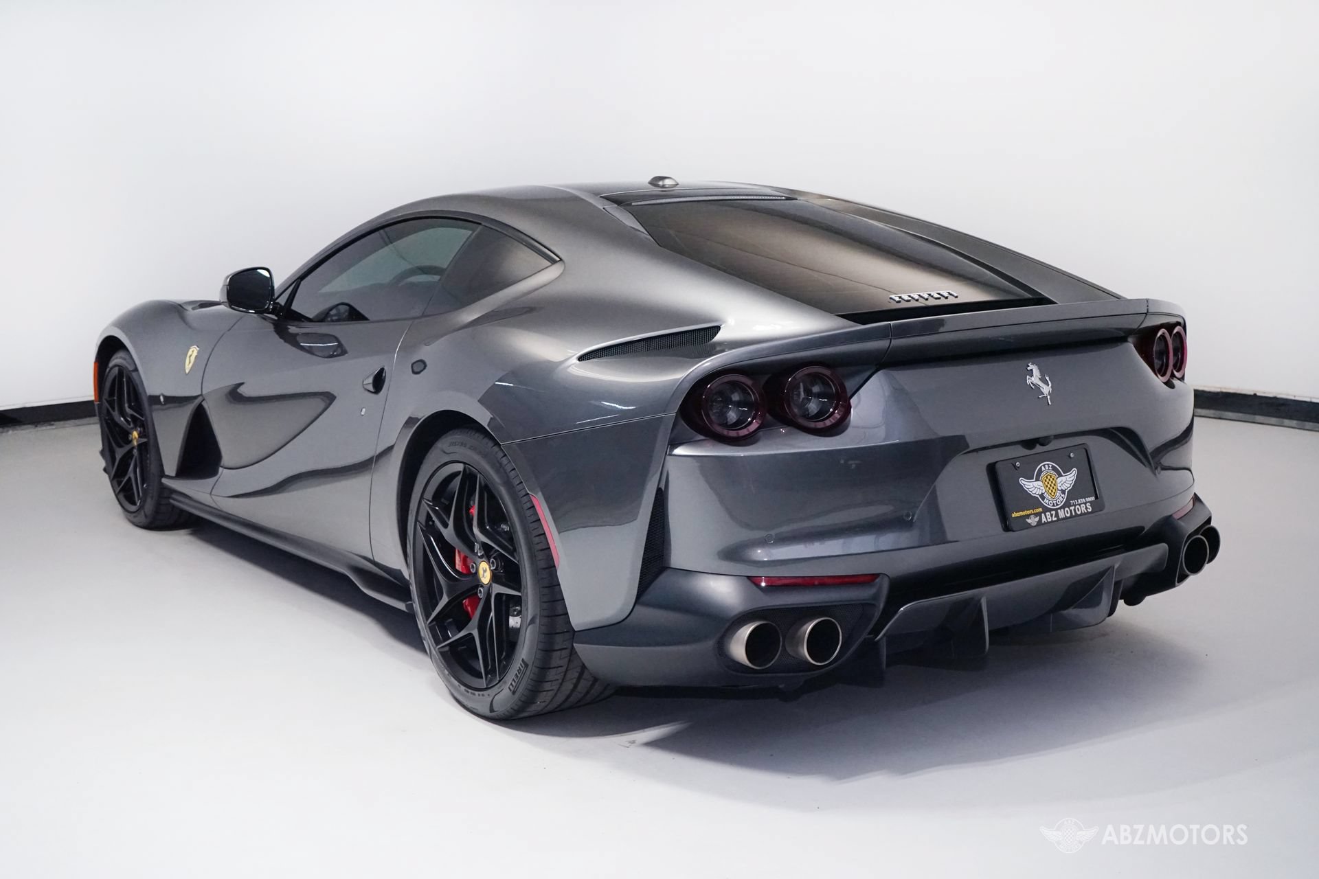 Used 2019 Ferrari 812 Superfast RWD image 7