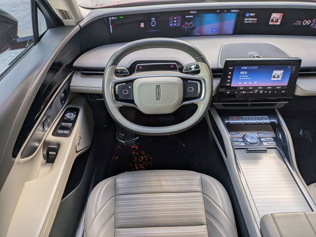 Used 2024 Lincoln Nautilus Reserve w/ Equipment Group 202A image 18