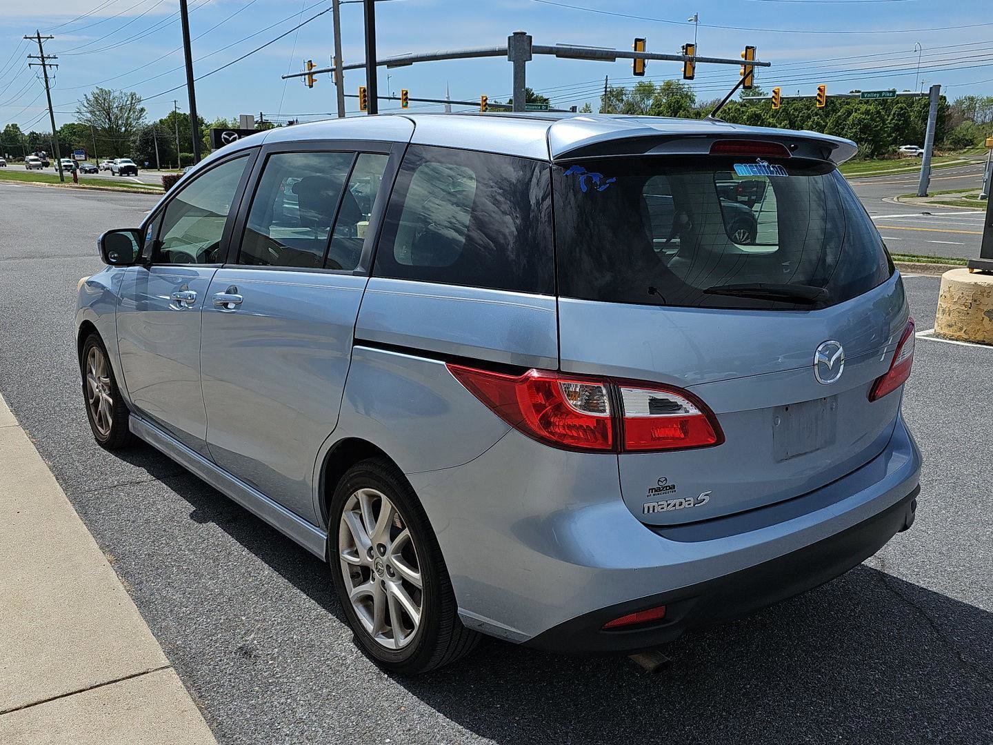 Used 2012 MAZDA MAZDA5 Touring FWD image 4