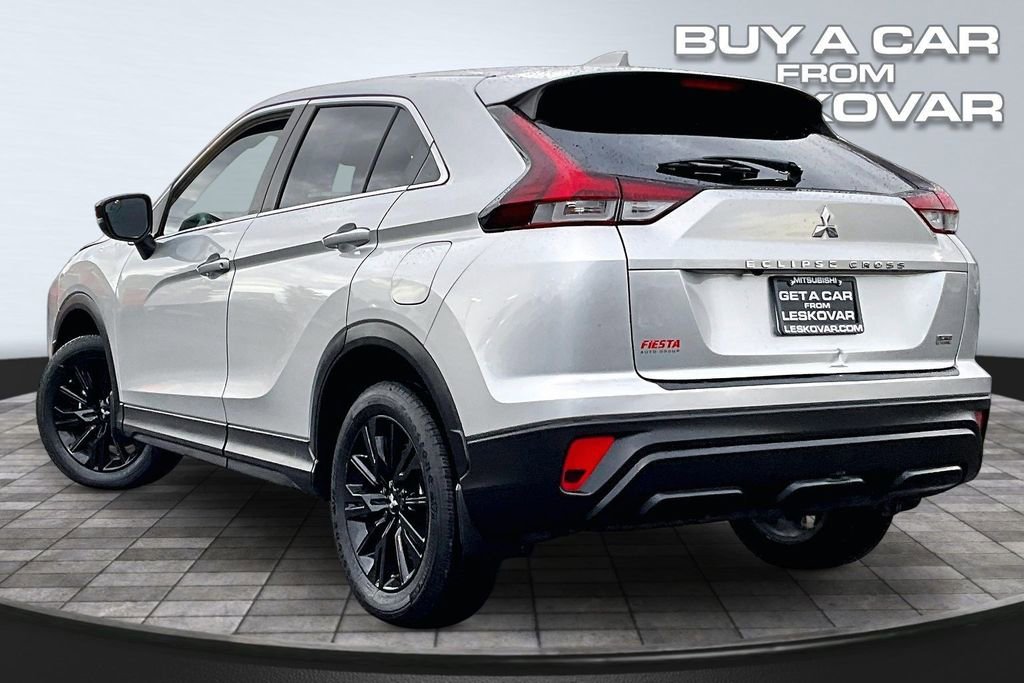 Used 2023 Mitsubishi Eclipse Cross LE image 2