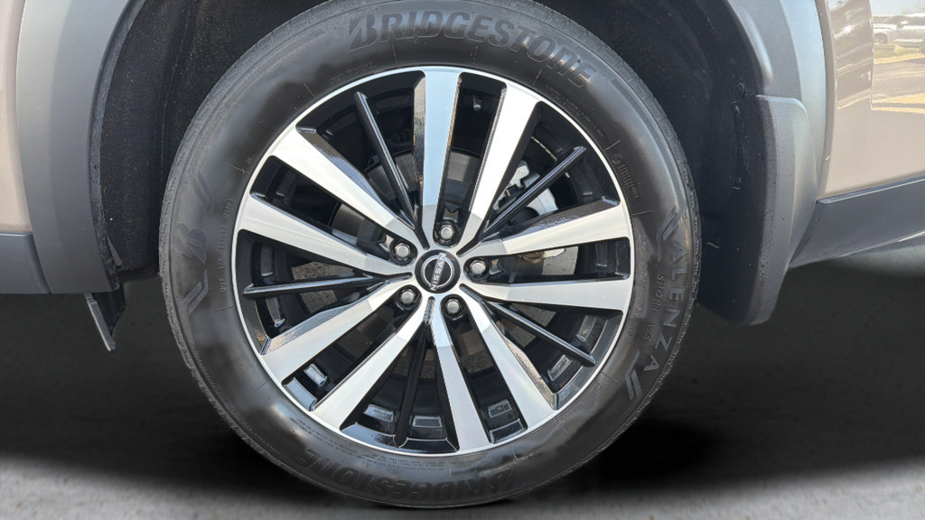 Certified 2024 Nissan Pathfinder Platinum AWD/4WD image 15