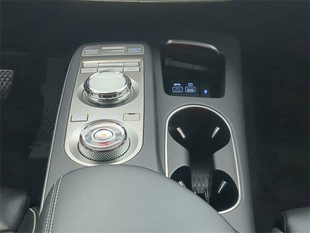 Used 2023 Genesis GV70 2.5T w/ Advanced Package image 17