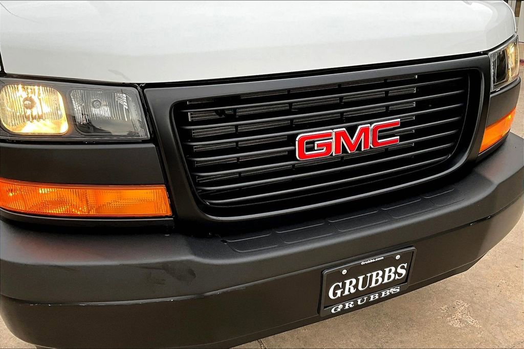 New 2025 GMC Savana 3500 Extended w/ Driver Convenience Package image 25