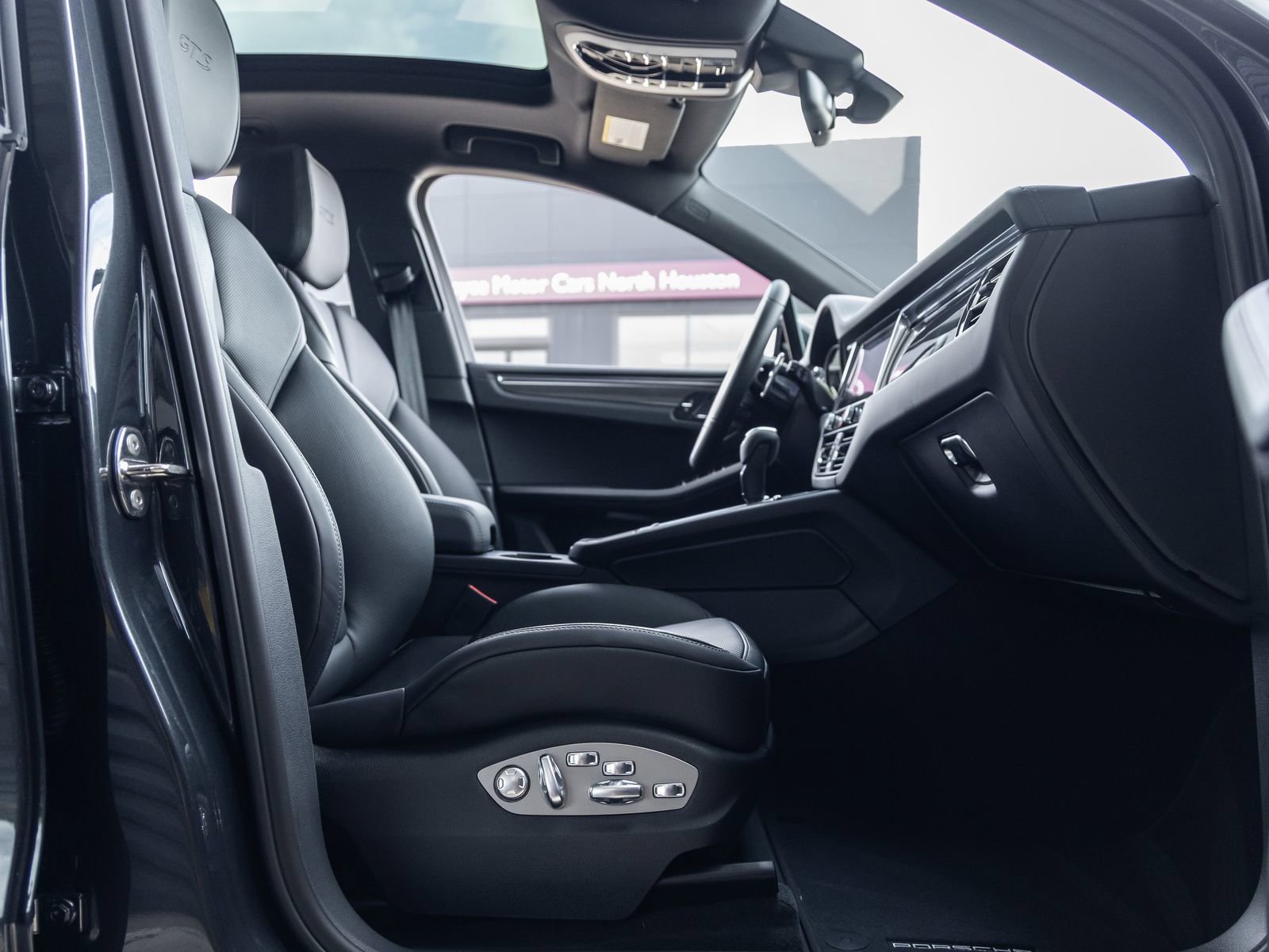 New 2026 Porsche Macan GTS AWD/4WD image 46