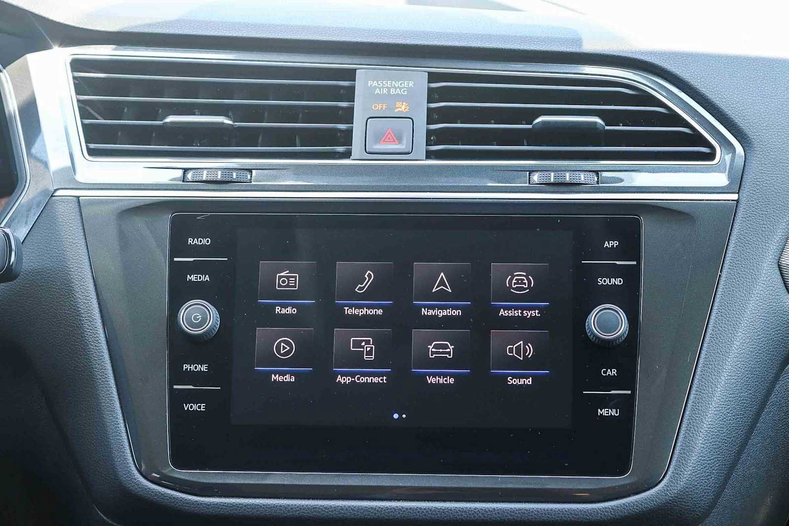 Certified 2022 Volkswagen Tiguan SE FWD image 13