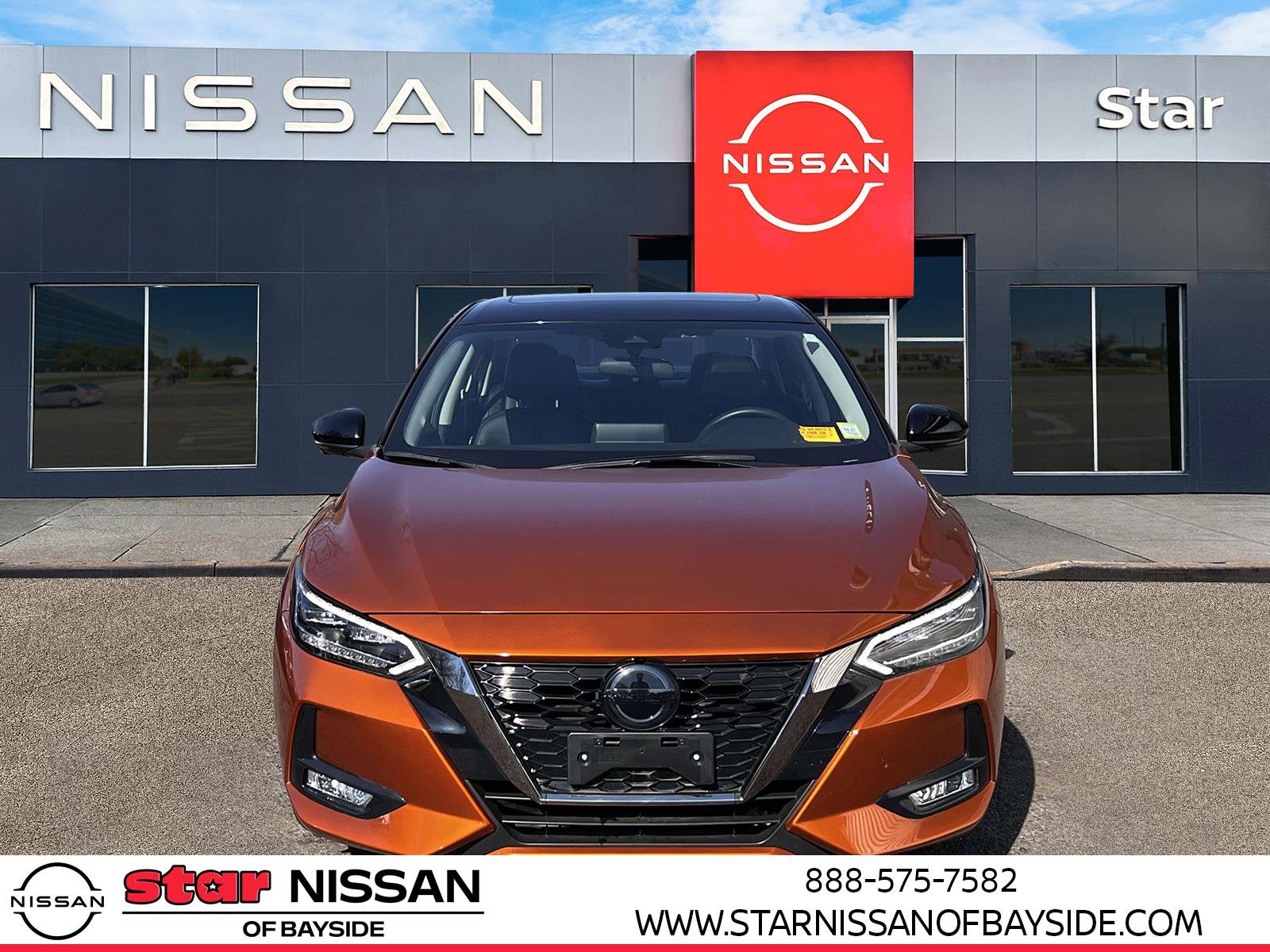 Used 2022 Nissan Sentra SR w/ SR Premium Package image 2