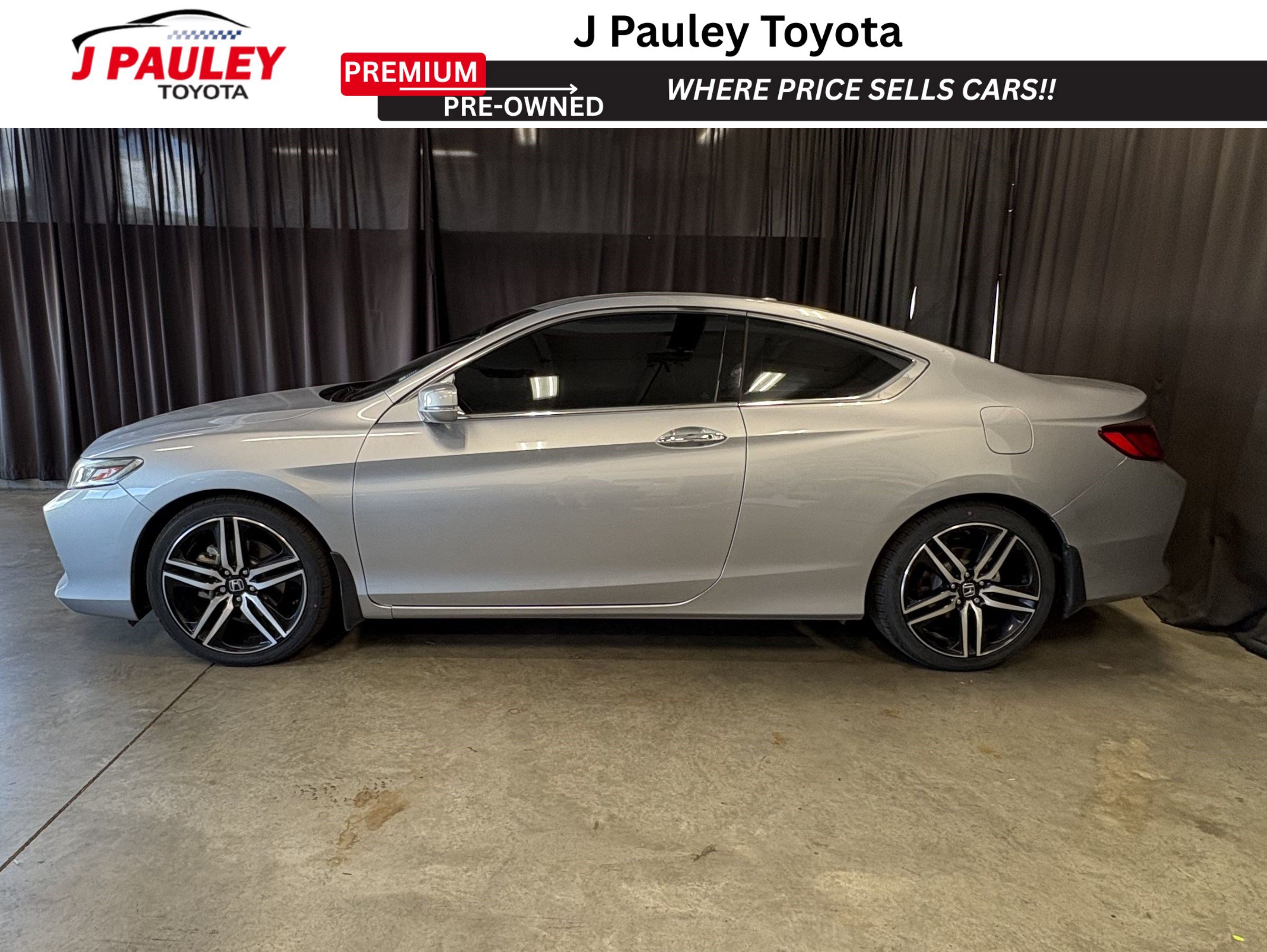 Used 2016 Honda Accord Touring image 2