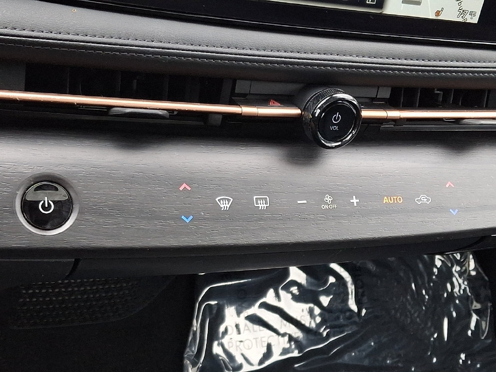 Certified 2024 Nissan Ariya AWD image 18